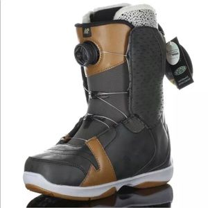 K2 Contour Womens Snowboarding Boots Size 7 NWB